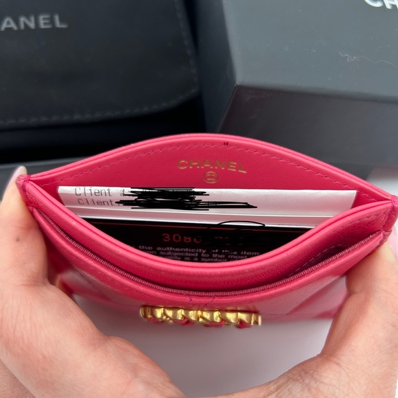 (SOLD) Chanel Lambskin Quilted Chanel 19 Card Holder Rose - Picture 4 of 16